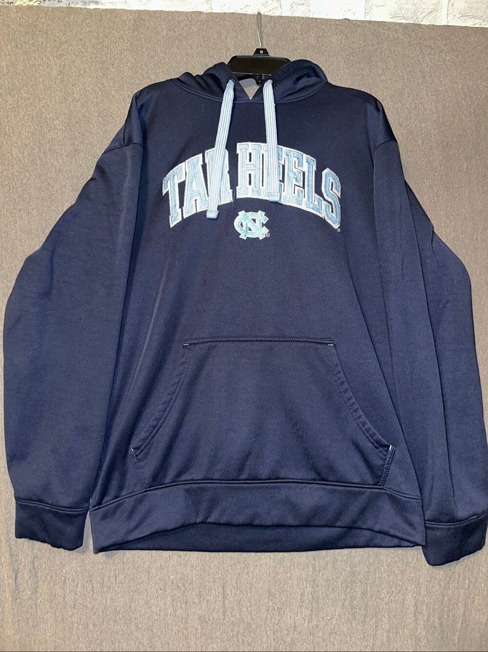 North Carolina Tar Heels Hoodie Adult medium Blue NCAA Long Sleeves Activewear s